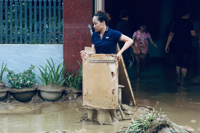 Nghệ An: Nhiều thôn bản bị cô lập, mất kết nối liên lạc - Ảnh 11.