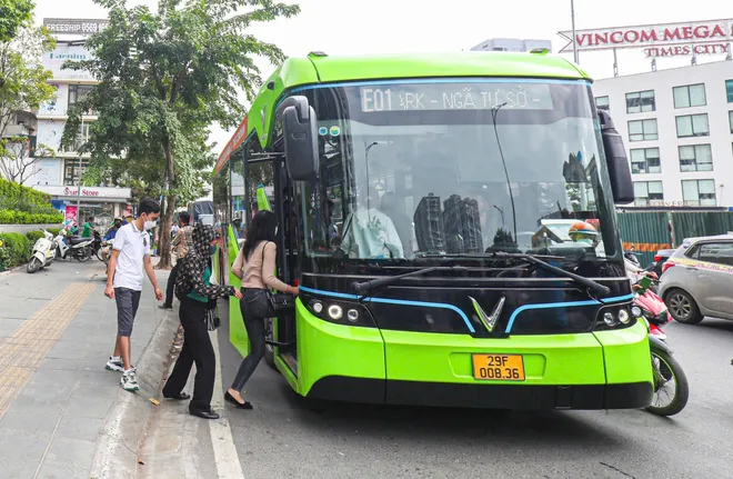 Du lịch Hà Nội thế nào khi xe máy chạy xăng bị cấm từ vành đai 1? - Ảnh 18.