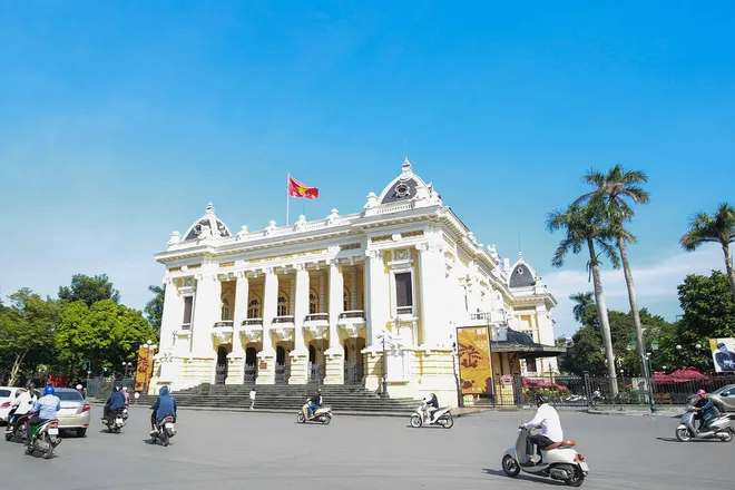 Du lịch Hà Nội thế nào khi xe máy chạy xăng bị cấm từ vành đai 1? - Ảnh 6.