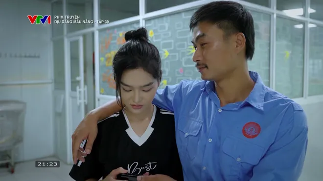 Dịu dàng màu nắng - Tập 39: Xuân lo lắng không yên khi nhận được học bổng - Ảnh 3.