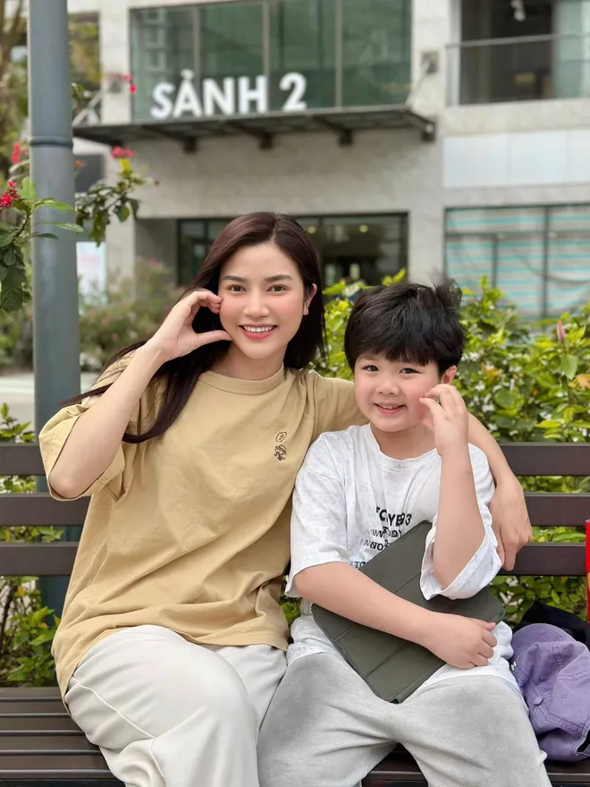 Trọng Lân - Anh Đào quấn quýt bên các con ở hậu trường Cầu vồng ở phía chân trời - Ảnh 2.