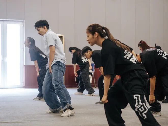 Ho&agrave;ng Dũng s&aacute;ng t&aacute;c ca kh&uacute;c mới để h&aacute;t với Đen - Ảnh 4.