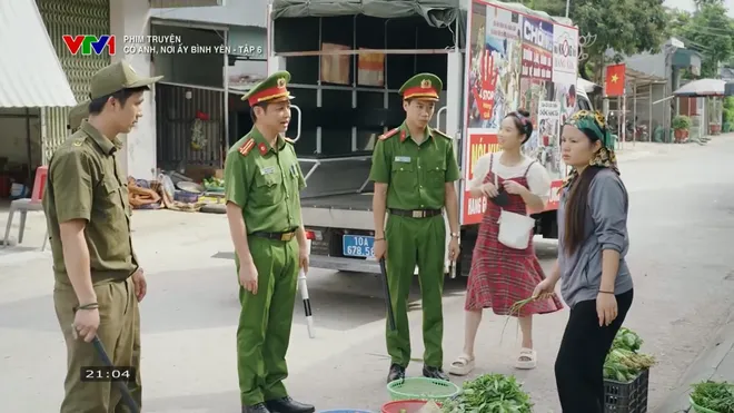 Có anh, nơi ấy bình yên - Tập 6: Huy phát hiện đối tượng tình nghi gửi đơn nặc danh - Ảnh 1.