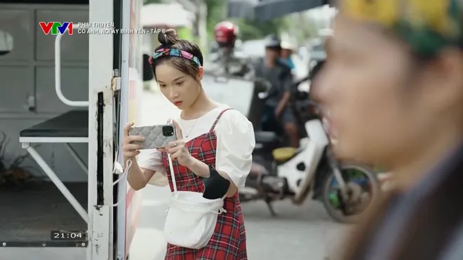 Có anh, nơi ấy bình yên - Tập 6: Huy phát hiện đối tượng tình nghi gửi đơn nặc danh - Ảnh 2.