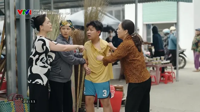 Có anh, nơi ấy bình yên - Tập 6: Huy phát hiện đối tượng tình nghi gửi đơn nặc danh - Ảnh 6.