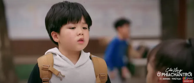 Cầu vồng ở phía chân trời - Tập 19: Biết bố với cô Oanh hôn nhau, Bắp tỏ thái độ - Ảnh 4.
