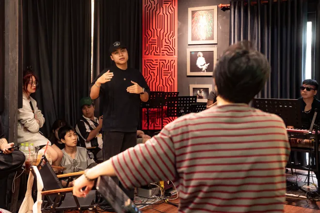 V Concert - Rạng rỡ Việt Nam: Đêm nhạc mà khán giả có thể tận hưởng, cảm thấy yêu Việt Nam hơn - Ảnh 5.