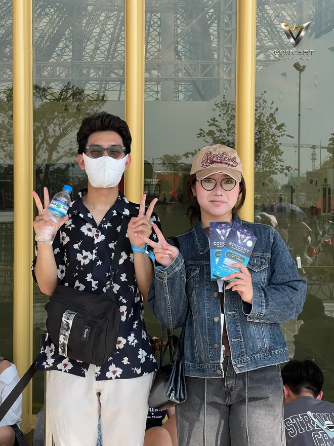 Không khí cực nóng tại V Concert - Rạng rỡ Việt Nam: Hàng ngàn khán giả hòa mình vào âm nhạc - Ảnh 2.