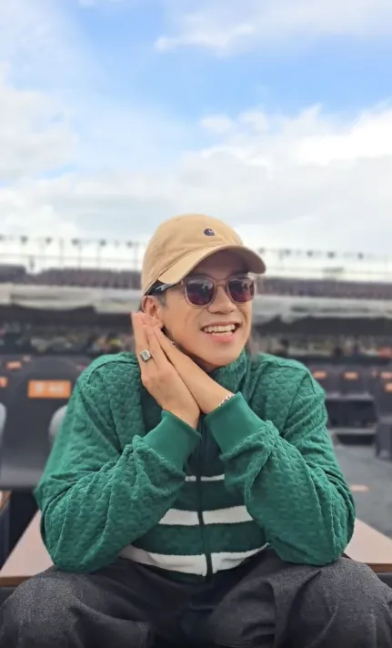 V Fest - Thanh xuân rực rỡ: Khán giả bùng nổ cảm xúc, các nghệ sĩ choáng ngợp - Ảnh 40.
