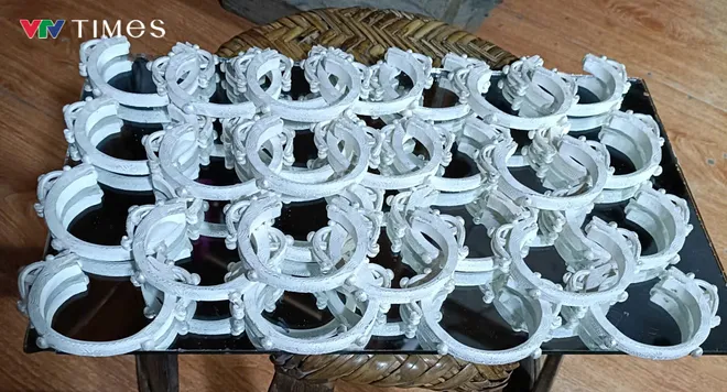 Người giữ hồn bạc giữa rẻo cao Tả Phìn - Ảnh 1.