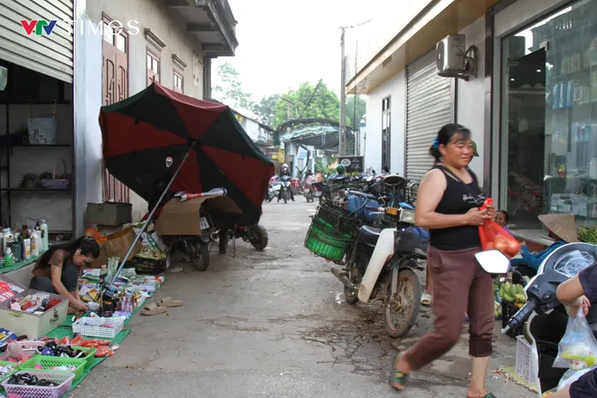 Phú Thọ: Chợ Ngô Xá lấn chiếm hành lang giao thông – Bài toán chưa có lời giải - Ảnh 3.