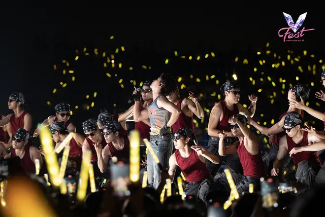 V Fest - Thanh xuân rực rỡ: Khán giả bùng nổ cảm xúc, các nghệ sĩ choáng ngợp - Ảnh 29.