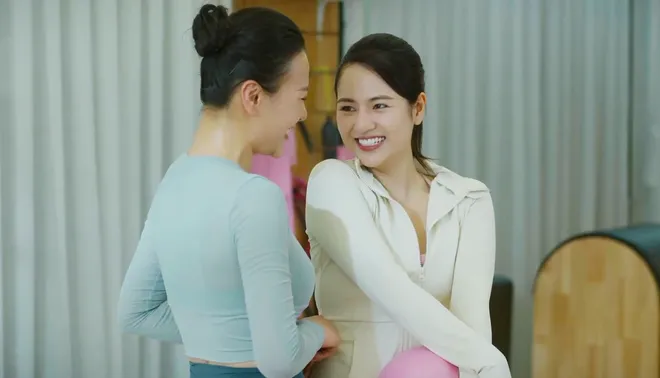 Gió ngang khoảng trời xanh - Tập 1: Vợ giám đốc cao tay trị 'mầm mống trà xanh' - Ảnh 3.