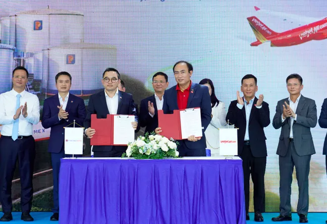 Vietjet hợp t&aacute;c c&ugrave;ng Petrolimex sử dụng nhi&ecirc;n liệu SAF, bước tiến quan trọng trong h&agrave;nh tr&igrave;nh chuyển đổi xanh   - Ảnh 4.