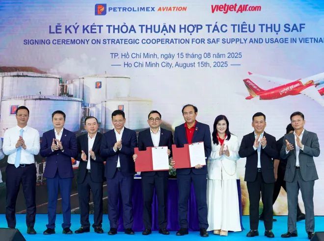 Vietjet hợp t&aacute;c c&ugrave;ng Petrolimex sử dụng nhi&ecirc;n liệu SAF, bước tiến quan trọng trong h&agrave;nh tr&igrave;nh chuyển đổi xanh   - Ảnh 5.