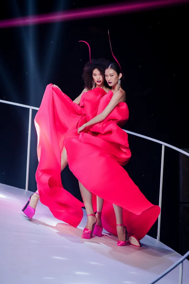 Vietnam's Next Top Model loại sốc thủ lĩnh nhà chung - Ảnh 4.