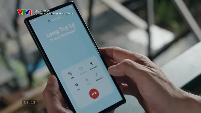 C&oacute; anh, nơi ấy b&igrave;nh y&ecirc;n tập 12: Mẹ Huy hoảng hồn v&igrave; nh&agrave; bị người ta n&eacute;m đ&aacute;- Ảnh 3.