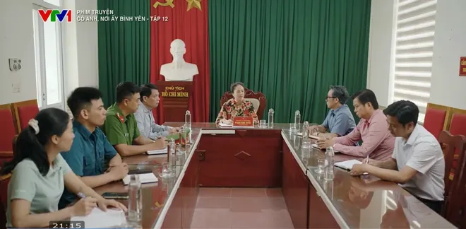 Có anh, nơi ấy bình yên tập 12: Mẹ Huy hoảng hồn vì nhà bị người ta ném đá- Ảnh 6.