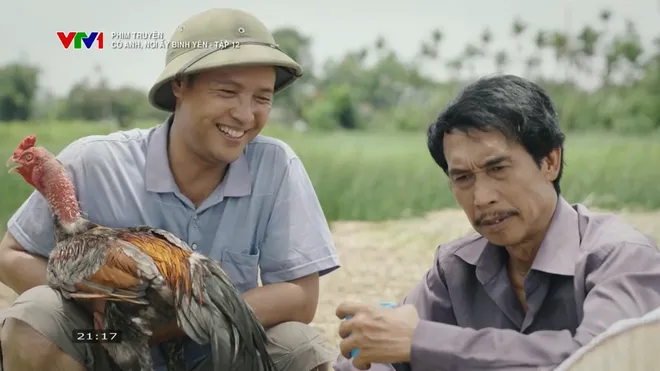 C&oacute; anh, nơi ấy b&igrave;nh y&ecirc;n tập 12: Mẹ Huy hoảng hồn v&igrave; nh&agrave; bị người ta n&eacute;m đ&aacute;- Ảnh 7.