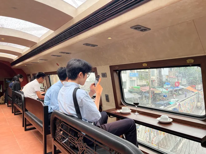 Ra mắt đoàn tàu du lịch “Hà Nội 5 cửa ô”: Nâng tầm trải nghiệm du lịch và hiện đại hóa ngành đường sắt - Ảnh 6.