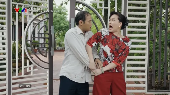 Có anh, nơi ấy bình yên - Tập 13: Bà Nga cao tay trừng trị Cường tới ăn vạ - Ảnh 4.