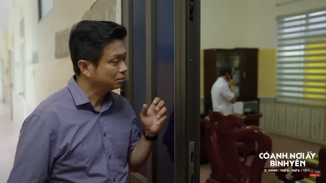 C&oacute; anh, nơi ấy b&igrave;nh y&ecirc;n - Tập 13: &Ocirc;ng Thứ chỉ đạo ch&aacute;u trai kh&ocirc;ng được "tay nhanh hơn n&atilde;o"- Ảnh 5.