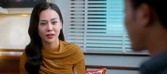 Gió ngang khoảng trời xanh - Tập 6: Đúng lúc bất hòa với chồng vì có bầu, Lam va phải "phi công"- Ảnh 9.