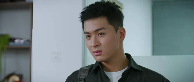 Gió ngang khoảng trời xanh - Tập 6: Đúng lúc bất hòa với chồng vì có bầu, Lam va phải "phi công"- Ảnh 5.