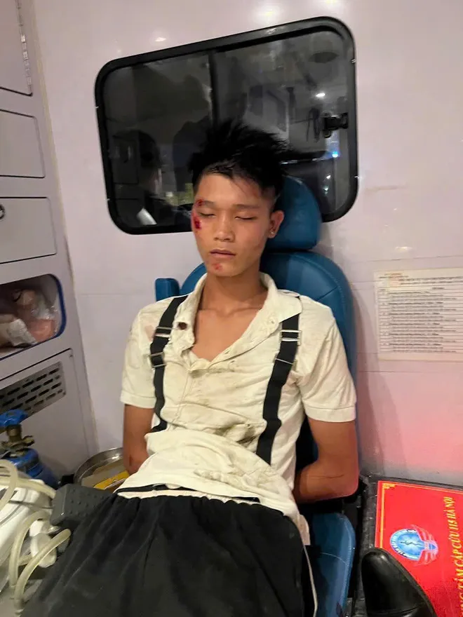 2 thanh niên "thông chốt" Nghi Tàm, đâm trọng thương một chiến sĩ CSCĐ - Ảnh 3.