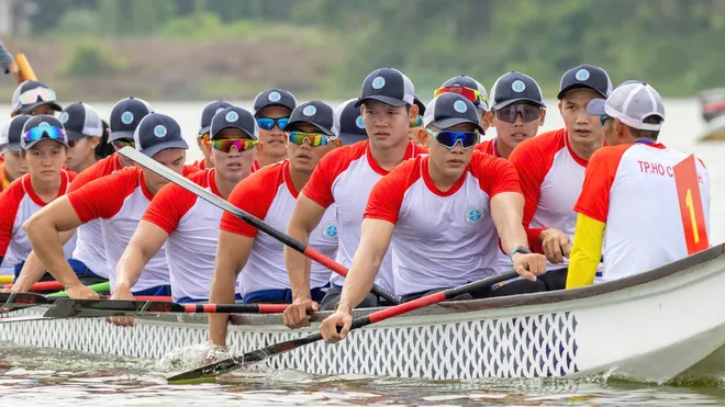 TP Hồ Chí Minh để lại nhiều dấu ấn tại Giải Đua thuyền truyền thống Vô địch quốc gia 2025- Ảnh 6. TP Hồ Chí Minh để lại nhiều dấu ấn tại Giải Đua thuyền truyền thống Vô địch quốc gia 2025- Ảnh 6.