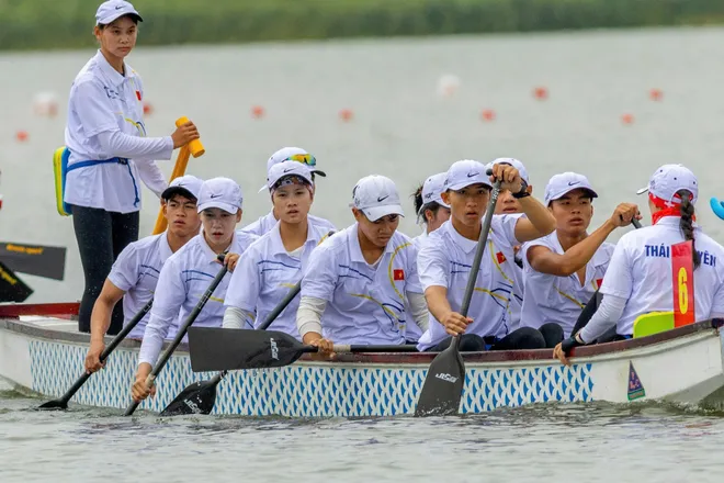 TP Hồ Chí Minh để lại nhiều dấu ấn tại Giải Đua thuyền truyền thống Vô địch quốc gia 2025- Ảnh 8. TP Hồ Chí Minh để lại nhiều dấu ấn tại Giải Đua thuyền truyền thống Vô địch quốc gia 2025- Ảnh 8.