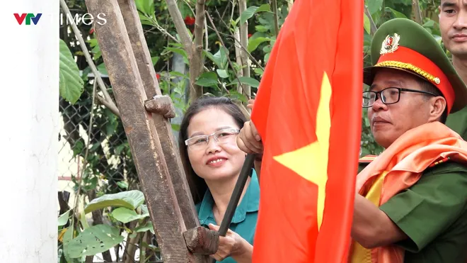 Thiếu tá Công an và những lá cờ thắp sáng biên cương - Ảnh 9.