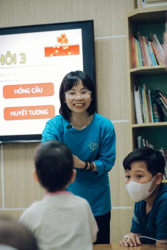 Chuyến xe tử tế th&aacute;ng 8: H&agrave;nh tr&igrave;nh gieo mầm hy vọng cho c&aacute;c bệnh nhi ung thư - Ảnh 3.