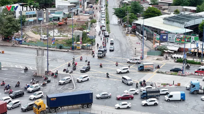 Còn 3 tháng để hoàn thành, nút giao lớn nhất Tp Hồ Chí Minh mới đạt 70% tiến độ- Ảnh 7. Còn 3 tháng để hoàn thành, nút giao lớn nhất Tp Hồ Chí Minh mới đạt 70% tiến độ- Ảnh 7.