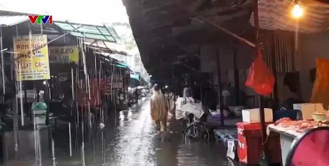 Nhiều khu dân cư tại Hà Nội ngập sâu  - Ảnh 5.