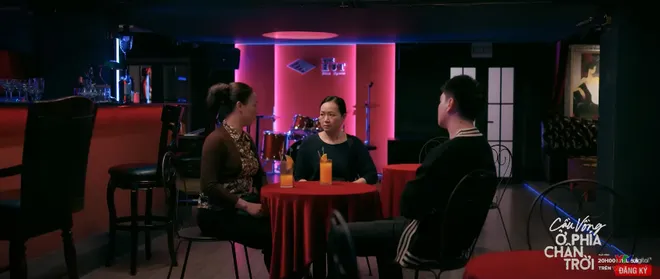 Cầu vồng ở ph&iacute;a ch&acirc;n trời - Tập 25: Chị gi&uacute;p việc tiết lộ Oanh thất nghiệp, bết b&aacute;t nhưng vẫn sĩ - Ảnh 2.