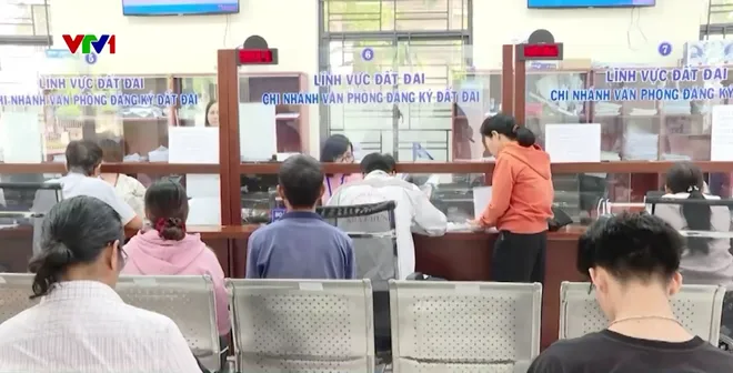 Quá tải trong giải quyết thủ tục hành chính ở cơ sở - Ảnh 7.