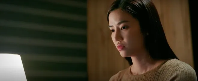 Cầu vồng ở ph&iacute;a ch&acirc;n trời - Tập 25: Oanh kh&ocirc;ng c&oacute; tiền đ&oacute;ng học cho con, gọi điện cầu cứu mẹ - Ảnh 7.