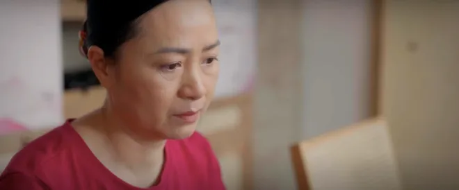 Cầu vồng ở ph&iacute;a ch&acirc;n trời - Tập 25: Oanh kh&ocirc;ng c&oacute; tiền đ&oacute;ng học cho con, gọi điện cầu cứu mẹ - Ảnh 9.