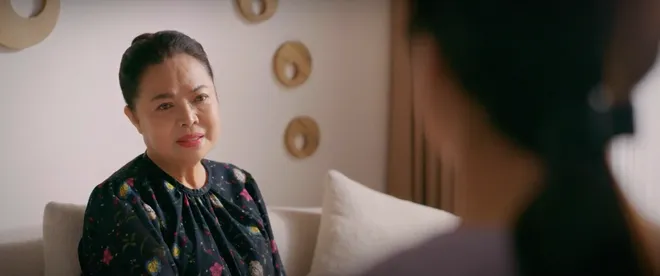 Cầu vồng ở ph&iacute;a ch&acirc;n trời - Tập 25: Oanh kh&ocirc;ng c&oacute; tiền đ&oacute;ng học cho con, gọi điện cầu cứu mẹ - Ảnh 17.