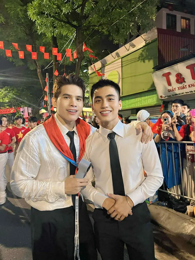 Các nghệ sĩ tưng bừng chia sẻ hình ảnh tại buổi Tổng duyệt Lễ kỷ niệm, diễu binh, diễu hành A80 - Ảnh 8.