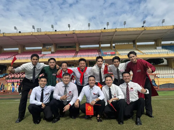 Các nghệ sĩ tưng bừng chia sẻ hình ảnh tại buổi Tổng duyệt Lễ kỷ niệm, diễu binh, diễu hành A80 - Ảnh 7.