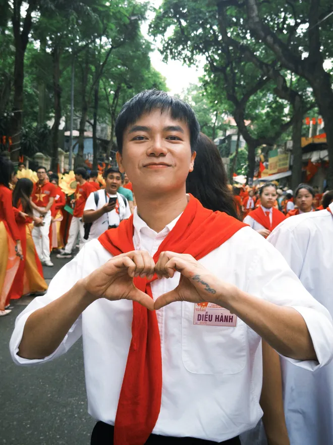 Các nghệ sĩ tưng bừng chia sẻ hình ảnh tại buổi Tổng duyệt Lễ kỷ niệm, diễu binh, diễu hành A80 - Ảnh 1.