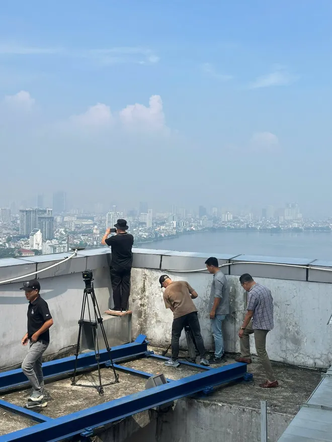 Ekip VTV 'vượt nắng thắng mưa' giữ trọn khoảnh khắc hào hùng Lễ diễu binh, diễu hành - Ảnh 12.
