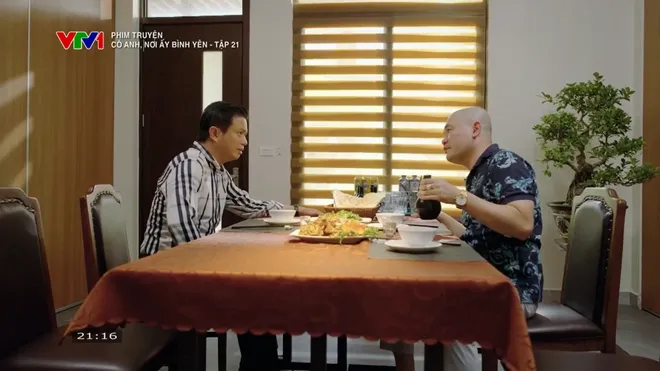 C&oacute; anh, nơi ấy b&igrave;nh y&ecirc;n - Tập 21: Bằng tham mưu gi&uacute;p Xu&acirc;n giải quyết vụ c&aacute; chết - Ảnh 4.