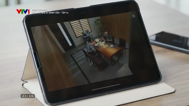 C&oacute; anh, nơi ấy b&igrave;nh y&ecirc;n - Tập 21: Bằng tham mưu gi&uacute;p Xu&acirc;n giải quyết vụ c&aacute; chết - Ảnh 5.