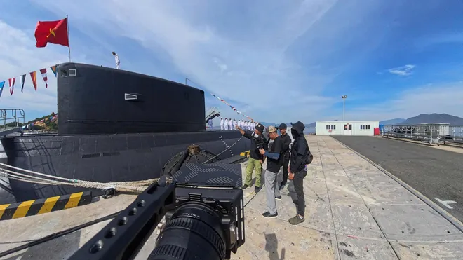 &Ecirc;-k&iacute;p ghi h&igrave;nh m&agrave;n diễu binh lịch sử của Hải qu&acirc;n Việt Nam: "Ch&uacute;ng t&ocirc;i đ&atilde; ho&agrave;n th&agrave;nh nhiệm vụ"- Ảnh 34.