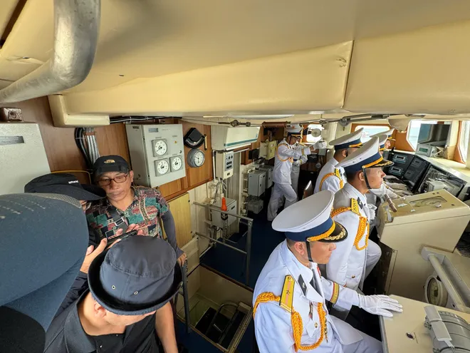 &Ecirc;-k&iacute;p ghi h&igrave;nh m&agrave;n diễu binh lịch sử của Hải qu&acirc;n Việt Nam: "Ch&uacute;ng t&ocirc;i đ&atilde; ho&agrave;n th&agrave;nh nhiệm vụ"- Ảnh 32.