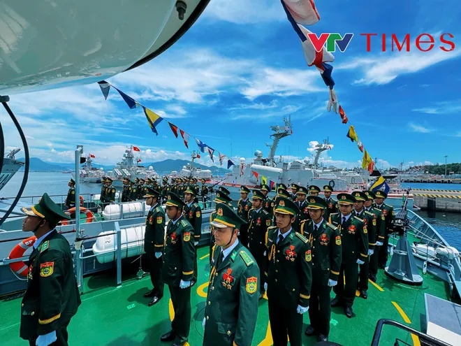 &Ecirc;-k&iacute;p ghi h&igrave;nh m&agrave;n diễu binh lịch sử của Hải qu&acirc;n Việt Nam: "Ch&uacute;ng t&ocirc;i đ&atilde; ho&agrave;n th&agrave;nh nhiệm vụ"- Ảnh 24.