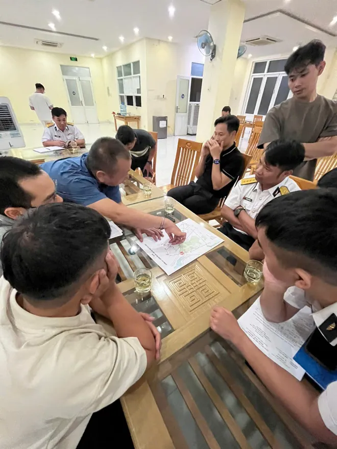 &Ecirc;-k&iacute;p ghi h&igrave;nh m&agrave;n diễu binh lịch sử của Hải qu&acirc;n Việt Nam: "Ch&uacute;ng t&ocirc;i đ&atilde; ho&agrave;n th&agrave;nh nhiệm vụ"- Ảnh 29.